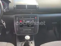 Usado Seat Alhambra Sport 130 CV (95 kW) 2005 Azul Monovolumen