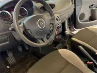 Usado Renault Clio II Expression 75 CV (55 kW) 2009 Gris / plata Berlina