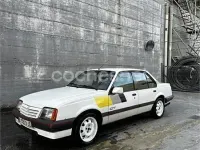 Usado Opel Ascona 130 CV (95 kW) 1988 Blanco Berlina