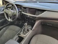 Usado Opel Insignia Selective 140 CV (102 kW) 2017 Negro Berlina