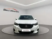 Usado Peugeot 2008 Active 110 CV (80 kW) 2021 Blanco SUV