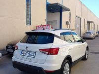 Usado Seat Arona Ecomotive 95 CV (69 kW) 2019 Blanco SUV