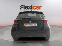 Usado Toyota Yaris Hybrid Active 116 CV (85 kW) 2025 Negro Berlina