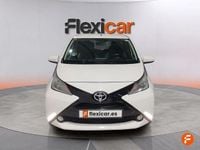 Usado Toyota Aygo X-play 69 CV (50 kW) 2017 Blanco Utilitario