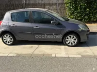 Usado Renault Clio II Authentique 85 CV (62 kW) 2008 Gris / plata Berlina