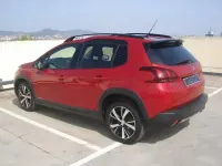 Usado Peugeot 2008 GT-line 130 CV (95 kW) 2019 Rojo SUV