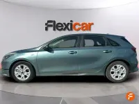 Usado Kia Ceed 100 CV (73 kW) 2023 Verde Utilitario