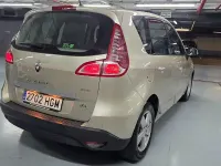 Usado Renault Scénic III Dynamique 130 CV (95 kW) 2012 Beige Monovolumen