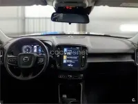 Usado Volvo XC40 211 CV (155 kW) 2023 Gris / plata SUV
