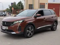 Usado Peugeot 5008 GT 180 CV (132 kW) 2021 Marrón SUV