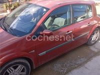 Usado Renault Mégane II Dynamique 120 CV (88 kW) 2004 Rojo Berlina