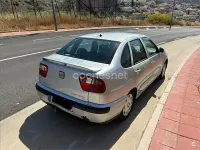 Usado Seat Cordoba Stella 68 CV (50 kW) 2000 Gris / plata Berlina
