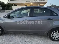 Usado Hyundai i30 90 CV (66 kW) 2013 Gris / plata Berlina