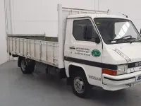 Usado Nissan Trade 63 CV (46 kW) 1989 Blanco Familiar