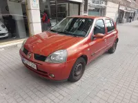 Usado Renault Clio II Authentique 60 CV (44 kW) 2005 Rojo Berlina