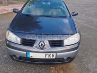 Usado Renault Mégane Cabriolet Dynamique 130 CV (95 kW) 2007 Gris / plata Descapotable