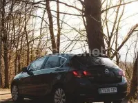 Usado Opel Astra Cosmo 140 CV (102 kW) 2010 Negro Berlina