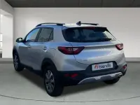 Usado Kia Stonic 100 CV (73 kW) 2024 Plateado SUV