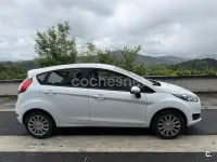 Usado Ford Fiesta Trend 75 CV (55 kW) 2016 Blanco Utilitario