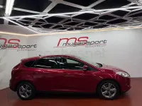 Usado Ford Focus Trend 115 CV (84 kW) 2014 Granate Berlina