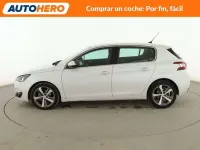 Usado Peugeot 308 Allure 110 CV (80 kW) 2016 Blanco Utilitario