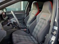 Usado VW Golf VIII GTI 265 CV (194 kW) 2024 Gris / plata Berlina