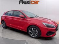 Usado Hyundai i30 120 CV (88 kW) 2024 Rojo Berlina