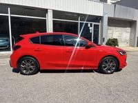 Usado Ford Focus ST-Line 125 CV (91 kW) 2022 Rojo Familiar