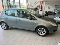 Usado Opel Corsa 86 CV (63 kW) 2010 Plateado Utilitario