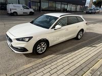 Usado Seat Leon Style 150 CV (110 kW) 2022 Blanco Familiar