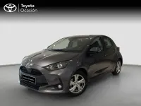 Usado Toyota Yaris 116 CV (85 kW) 2025 Gris Utilitario
