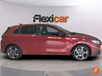 Usado Hyundai i30 N Line 120 CV (88 kW) 2022 Rojo Berlina