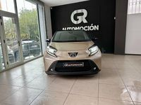 Usado Toyota Aygo X Play 72 CV (52 kW) 2022 Beige SUV