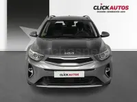 Usado Kia Stonic 100 CV (73 kW) 2025 Gris / plata SUV