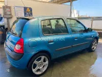 Usado Renault Clio II 80 CV (58 kW) 2004 Azul Berlina