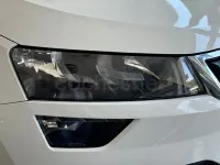 Usado Skoda Karoq Ambition 150 CV (110 kW) 2022 Blanco SUV