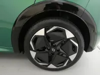 Nuevo Renault Clio V Techno 159 CV (116 kW) 2026 Verde absoluto Berlina