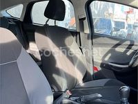 Usado Ford Focus Trend 125 CV (91 kW) 2012 Gris / plata Berlina