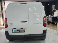 Usado Toyota Proace 101 CV (74 kW) 2022 Blanco Monovolumen
