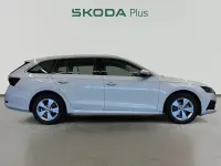 Usado Skoda Octavia Ambition 115 CV (84 kW) 2021 Blanco Familiar