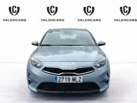 Usado Kia Ceed 120 CV (88 kW) 2024 Gris / plata Utilitario