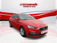 Usado Seat Leon Style 130 CV (95 kW) 2022 Rojo Berlina