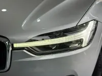 Usado Volvo XC60 Momentum 190 CV (139 kW) 2021 Gris / plata SUV