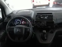 Usado Citroën Berlingo Feel 102 CV (75 kW) 2022 Blanco Monovolumen