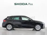 Usado Skoda Scala Selection 115 CV (84 kW) 2025 Negro Utilitario