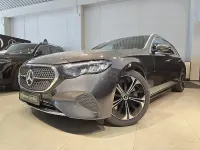 Usado Mercedes E300 313 CV (230 kW) 2025 Gris / plata Familiar