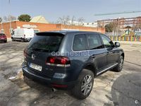 Usado VW Touareg 225 CV (165 kW) 2007 Gris / plata SUV