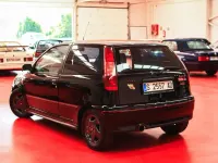 Usado Fiat Punto 136 CV (100 kW) 1994 Negro Utilitario