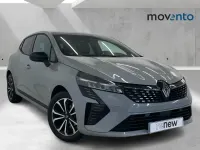 Usado Renault Clio Techno 100 CV (73 kW) 2026 Gris Utilitario