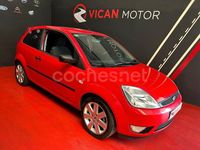 Usado Ford Fiesta 101 CV (74 kW) 2004 Rojo Coupe